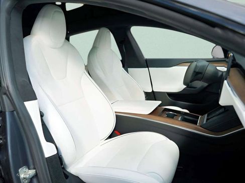 Used 2021 Tesla Model S Plaid image 45