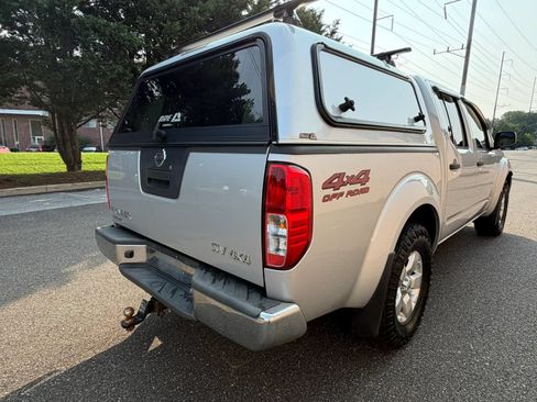Used 2012 Nissan Frontier SV w/ SV Premium Utility Pkg AWD/4WD image 7