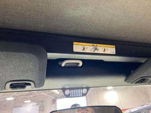 Used 2016 Jeep Wrangler Unlimited Willys image 29