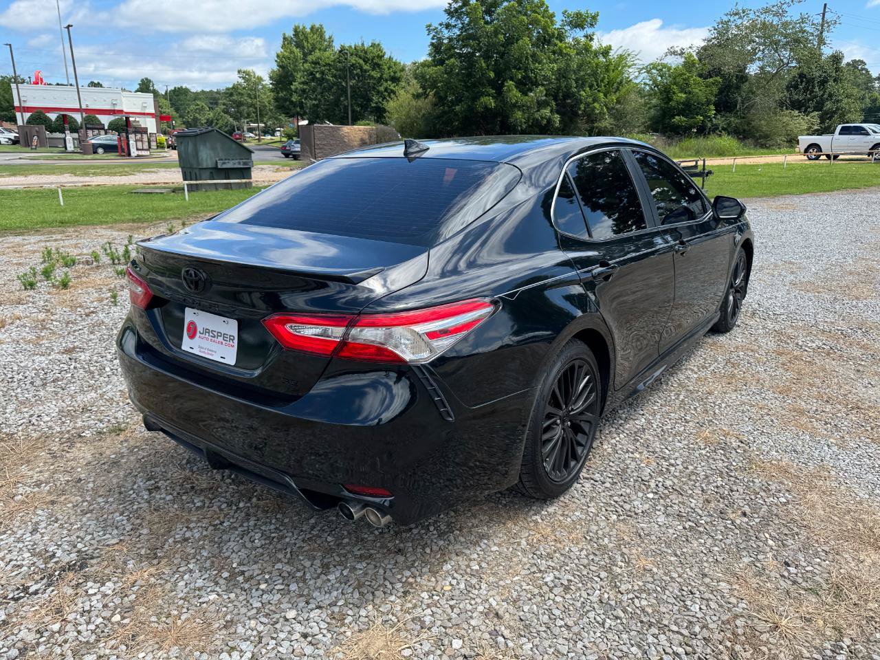 Used 2019 Toyota Camry SE w/ Carpet Mat Package FWD image 3