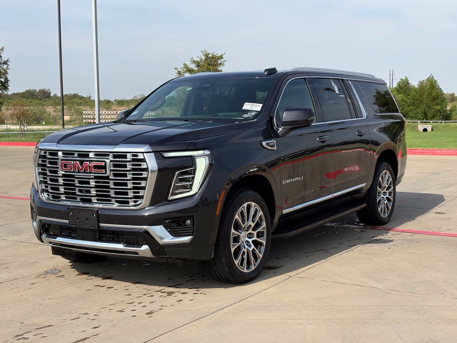 Certified 2025 GMC Yukon XL Denali AWD/4WD image 3