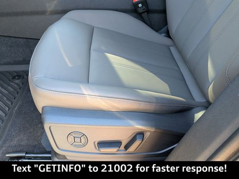 New 2025 Audi Q5 Premium image 24