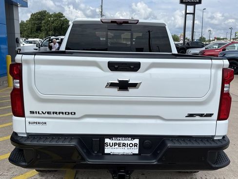 New 2026 Chevrolet Silverado 1500 ZR2 w/ Dark Appearance Package AWD/4WD image 4