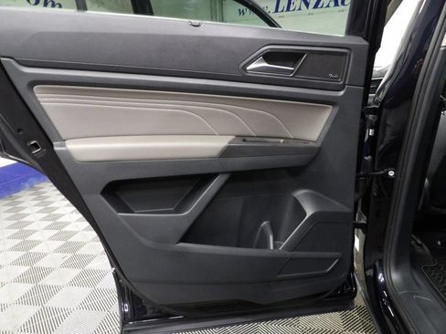 Used 2023 Volkswagen Atlas SEL R-Line AWD/4WD image 53