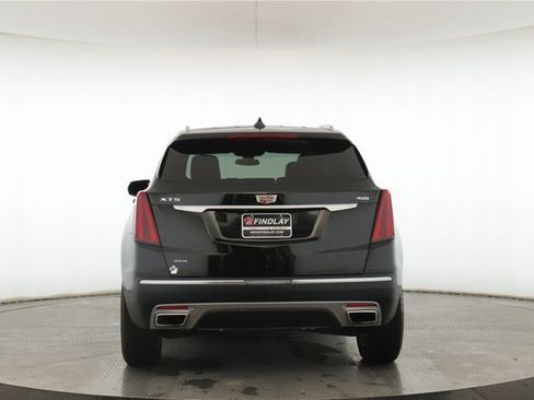Used 2025 Cadillac XT5 Premium Luxury image 11
