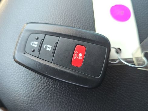 Used 2024 Toyota RAV4 XLE AWD/4WD image 27