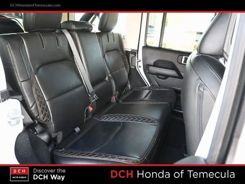 Used 2022 Jeep Wrangler Unlimited Sahara image 20