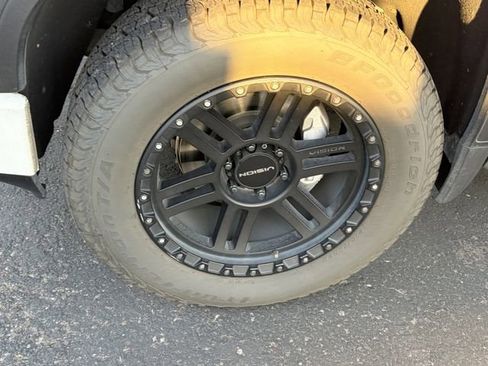 Used 2020 GMC Sierra 1500 AT4 w/ AT4 Carbonpro Edition image 4