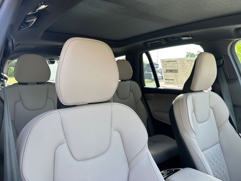 Used 2026 Volvo XC90 B5 Plus w/ Protection Package Premier image 9