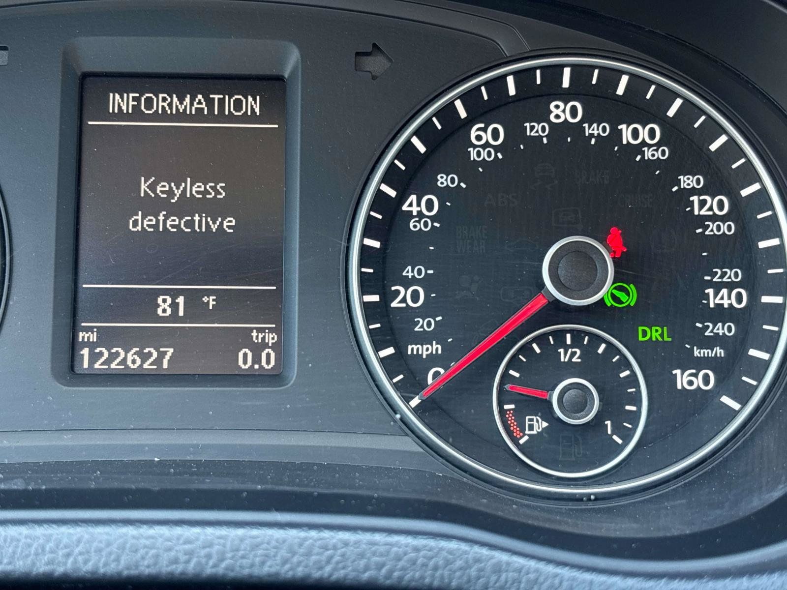 Used 2014 Volkswagen Passat TDI SEL Premium FWD image 16