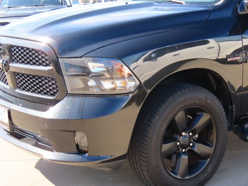 Used 2018 RAM 1500 Express w/ Black Ram 1500 Express Group image 3