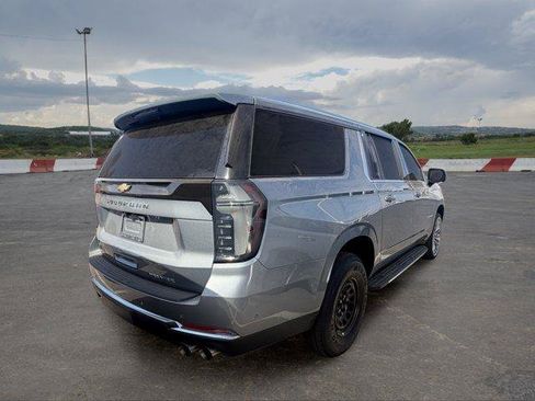 Used 2025 Chevrolet Suburban Premier w/ Sun And Tow Package AWD/4WD image 3