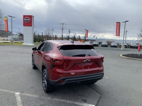 Used 2025 Chevrolet Trax RS w/ Sunroof Package image 4