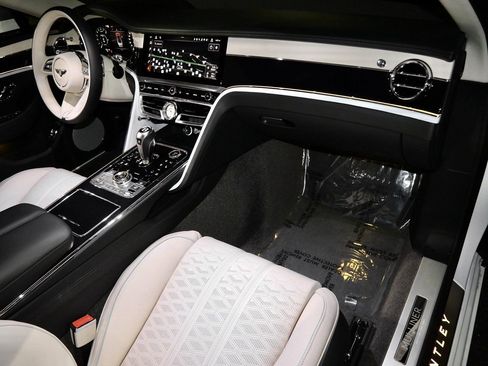 New 2026 Bentley Flying Spur Plug-In Hybrid image 26