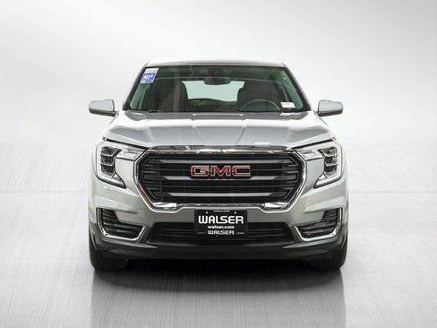 Used 2024 GMC Terrain SLE FWD image 8