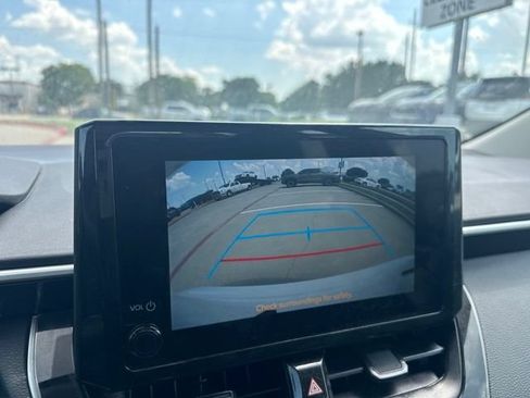 Used 2025 Toyota Corolla LE FWD image 10