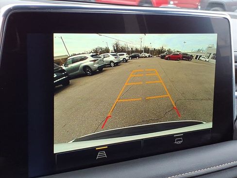 Used 2023 Chevrolet Suburban Premier image 25