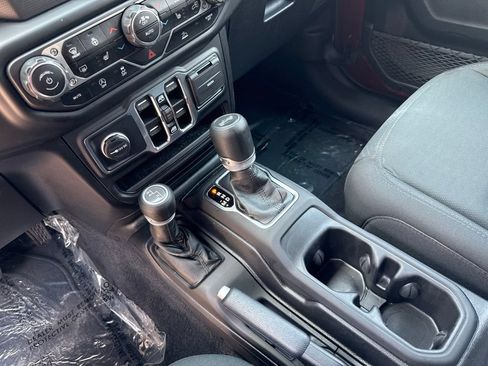 Used 2021 Jeep Wrangler Unlimited Sport AWD/4WD image 30