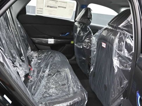 New 2026 Hyundai Elantra SE FWD image 12