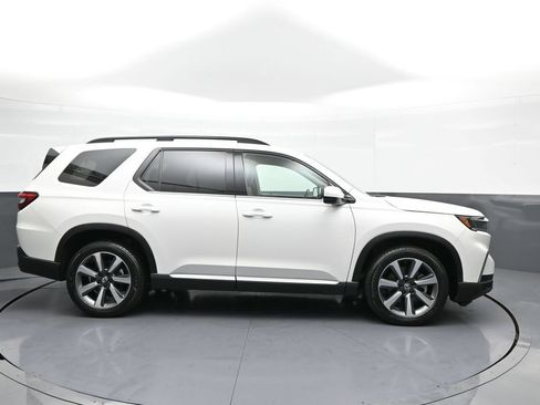 Certified 2025 Honda Pilot Elite image 5