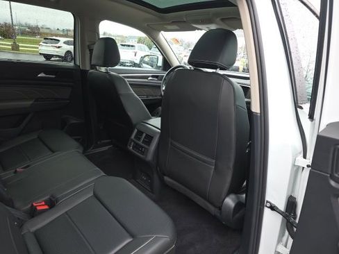 Used 2023 Volkswagen Atlas SE w/ Panoramic Sunroof Package image 12