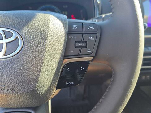 Used 2025 Toyota Camry LE image 30