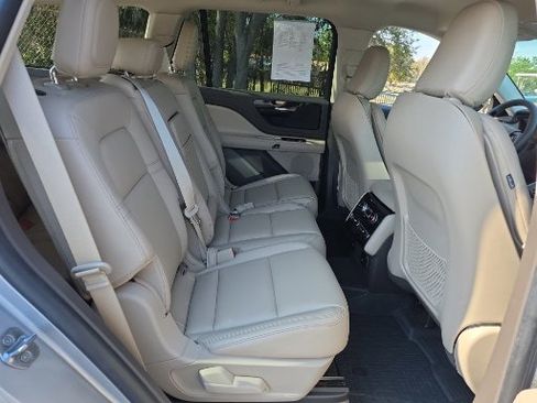 Used 2022 Lincoln Aviator 2WD image 16