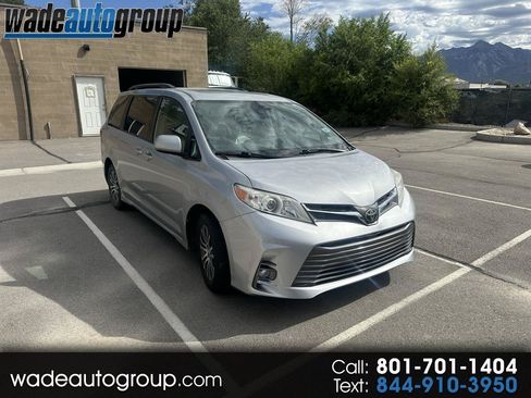Used 2019 Toyota Sienna XLE w/ XLE Navigation Package FWD image 1