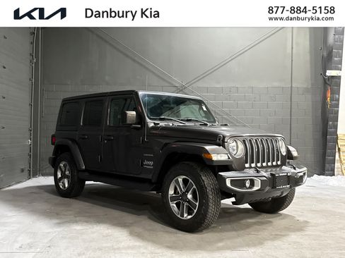 Used 2019 Jeep Wrangler Unlimited Sahara w/ Cold Weather Group AWD/4WD image 1