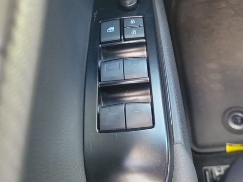 Used 2025 Toyota Camry SE FWD image 24