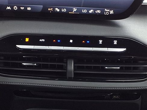 Used 2025 Buick Enclave Sport Touring w/ Power Package FWD image 15