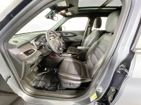Used 2021 Chevrolet TrailBlazer RS w/ Sun and Liftgate Package image 19