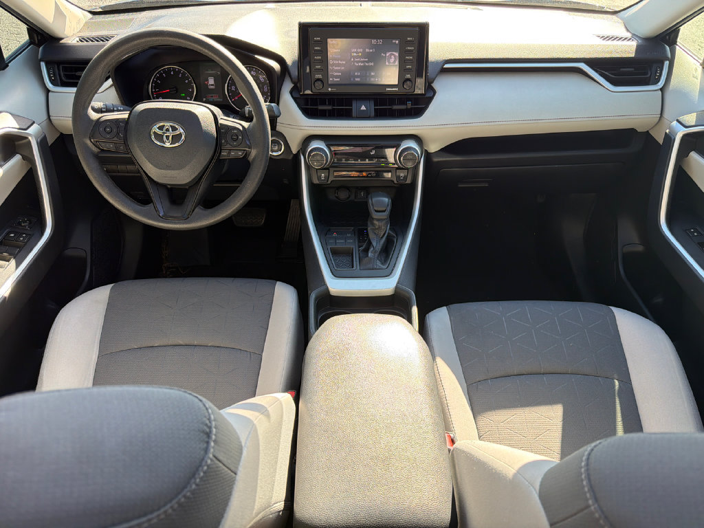 Used 2020 Toyota RAV4 XLE w/ Convenience Package FWD image 27