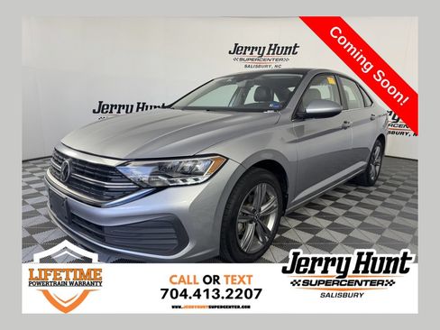 Used 2024 Volkswagen Jetta SE FWD image 1
