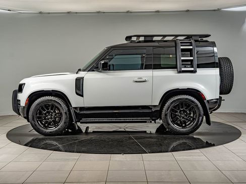 Used 2023 Land Rover Defender 90 X-Dynamic SE AWD/4WD image 8