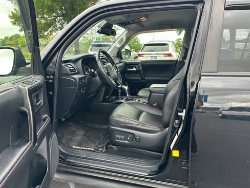 Used 2020 Toyota 4Runner TRD Off-Road Premium AWD/4WD image 13