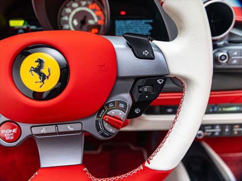 Used 2022 Ferrari F8 Tributo RWD image 35
