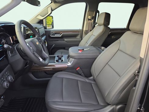 New 2026 Chevrolet Silverado 2500 LT image 13