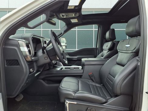 New 2025 Ford F450 Platinum image 22