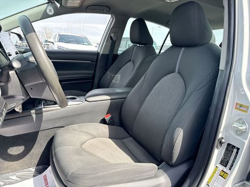 Used 2022 Toyota Camry LE FWD image 11