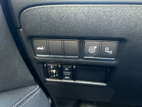 Used 2017 INFINITI QX80 4WD w/ Driver Assistance Package image 33