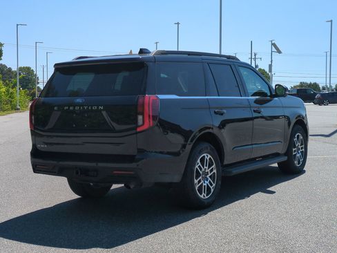 Certified 2025 Ford Expedition Active RWD image 4