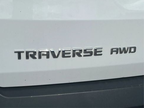 Used 2021 Chevrolet Traverse LS w/ LPO, Floor Liner Package AWD/4WD image 29