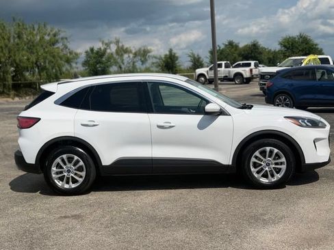 Used 2020 Ford Escape SE FWD image 2