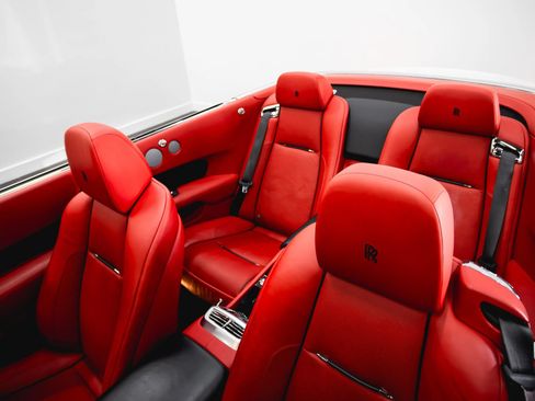 Used 2017 Rolls-Royce Dawn RWD image 49