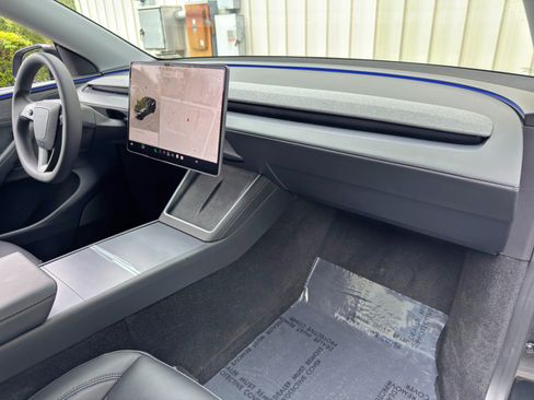 Used 2026 Tesla Model Y 2WD image 15