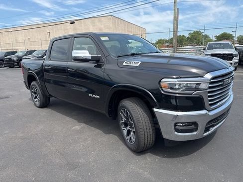 Used 2026 RAM 1500 Laramie AWD/4WD image 3