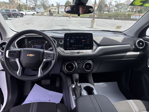 Used 2025 Chevrolet Blazer LT AWD/4WD image 14