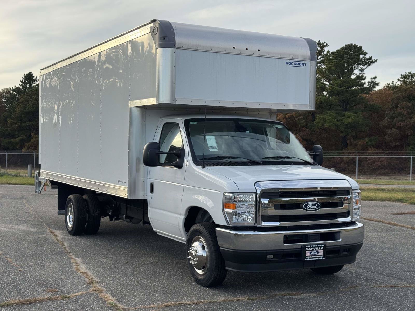 New 2027 Ford E-450 and Econoline 450 Super Duty w/ Power Equipment Group RWD image 2