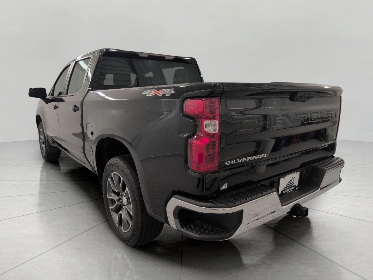 Used 2024 Chevrolet Silverado 1500 LT AWD/4WD image 20